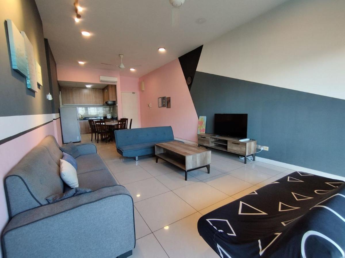 Restary - Black Pink, Loft E - Imago Shopping Mall - Kk City- 3Br,8Pax 来沙旅 黑粉主题公寓 - Loft E - Imago商场 - 泳池 - Kk市中心 - 3房8人 Kota Kinabalu Exteriör bild
