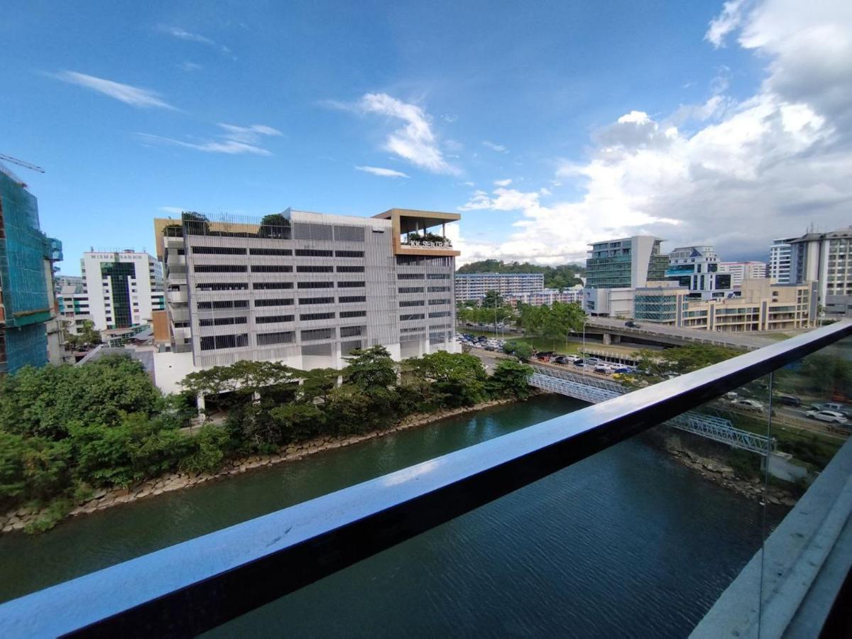 Restary - Black Pink, Loft E - Imago Shopping Mall - Kk City- 3Br,8Pax 来沙旅 黑粉主题公寓 - Loft E - Imago商场 - 泳池 - Kk市中心 - 3房8人 Kota Kinabalu Exteriör bild